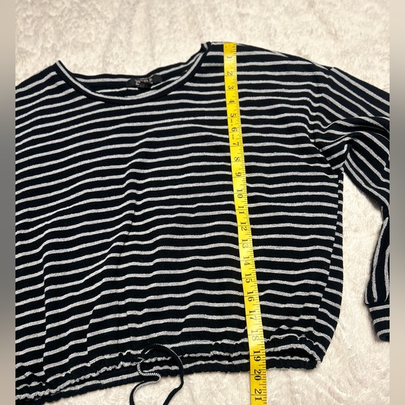 Forever 21 cropped top pull over‎ ties on waist - Picture 8 of 8